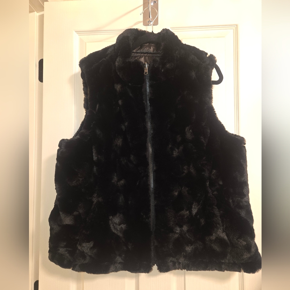 Original Nicole Miller Women's Reversible Black Faux Fur Vest